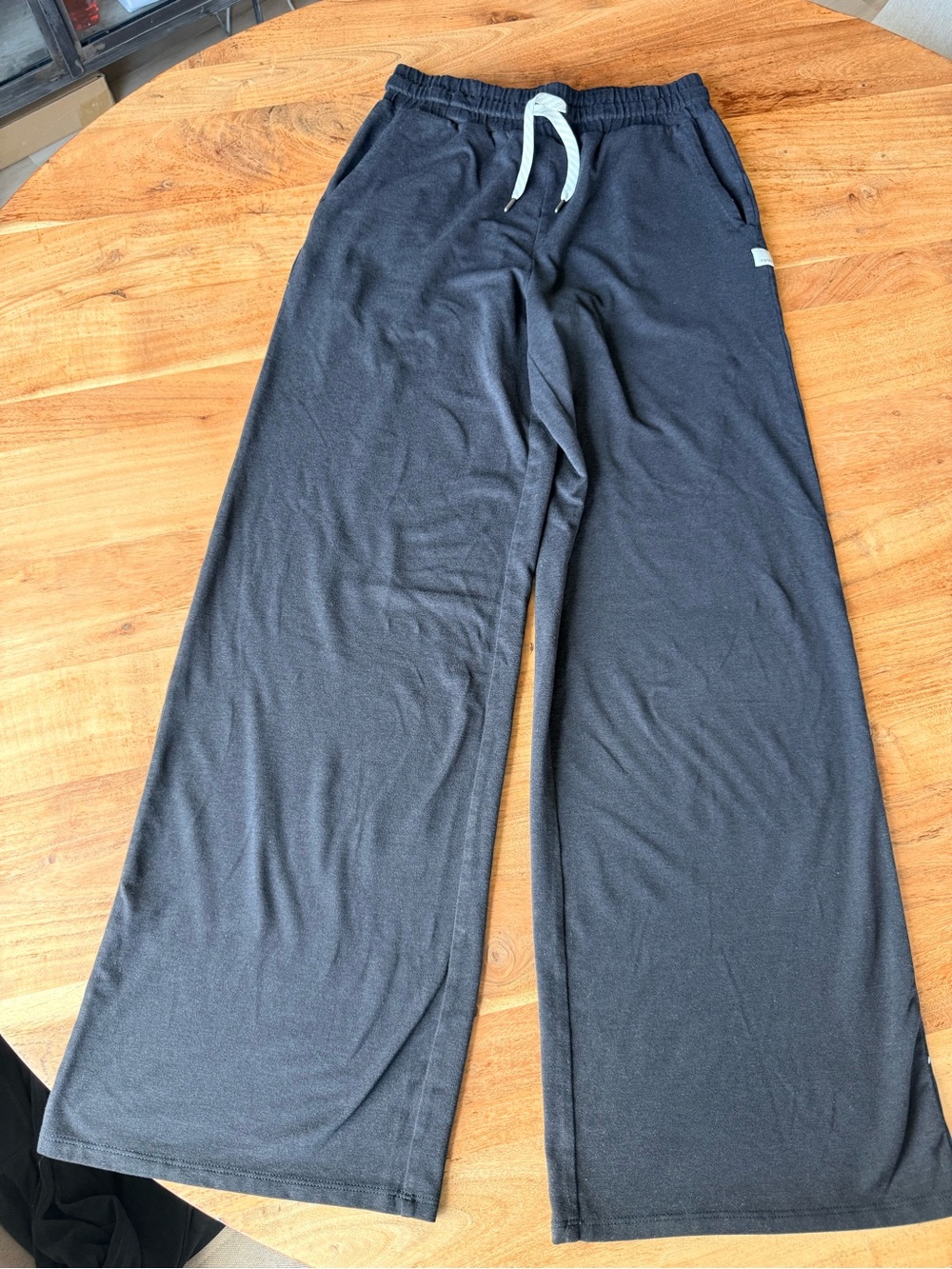 Vuori Women’s Halo Essential Wide-Leg Pant Black XS